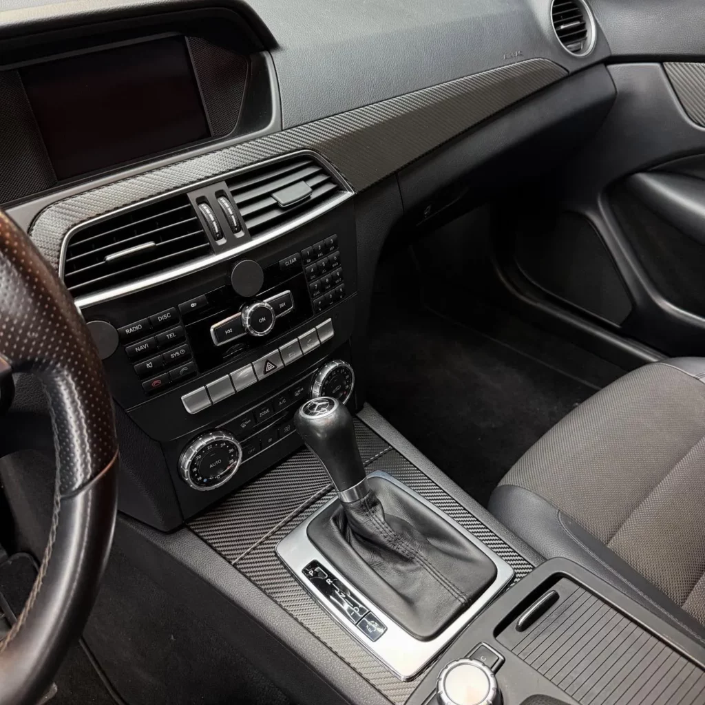 insert intérieur carbone Mercedes classe c