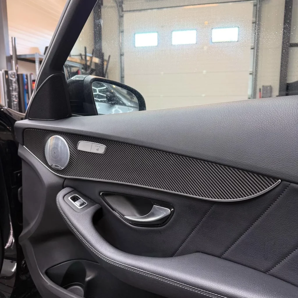 insert intérieur carbone Mercedes classe c