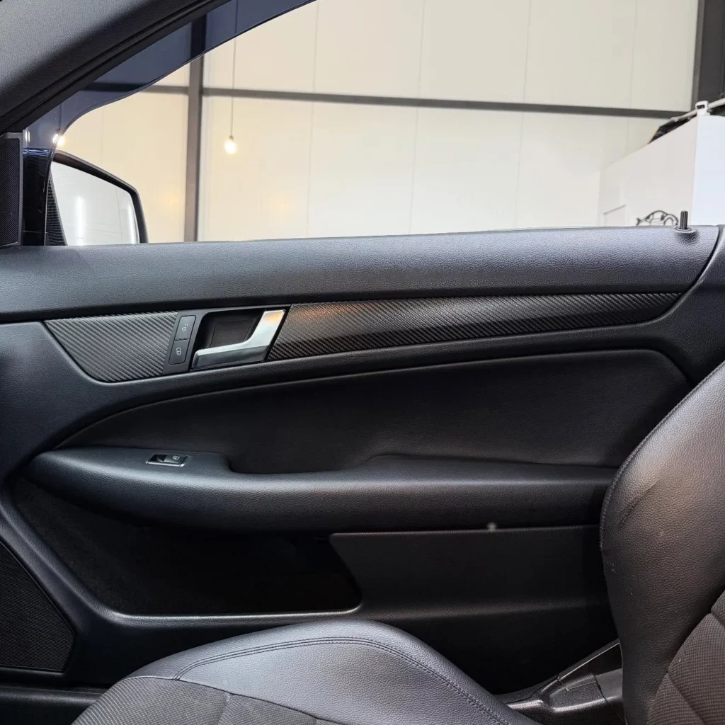 insert intérieur carbone Mercedes classe c